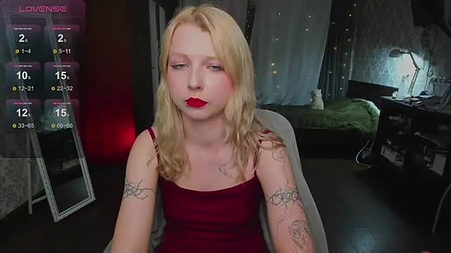 yourlovelyeve online show from April 14, 6:36 pm