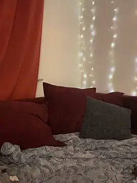 Snapshot of MrsRedFoxy chatting on February 9, 9:52 pm MrsRedFoxy online show from February 9, 9:52 pm