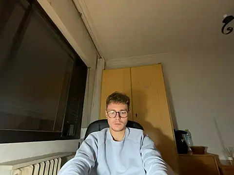 alezz404 online show from January 18, 10:46 pm