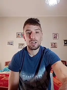 Snapshot of Mcsimotoro chatting on April 10, 9:58 am Mcsimotoro online show from April 10, 9:58 am