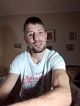 Snapshot of Mcsimotoro chatting on April 12, 2:44 pm Mcsimotoro online show from April 12, 2:44 pm