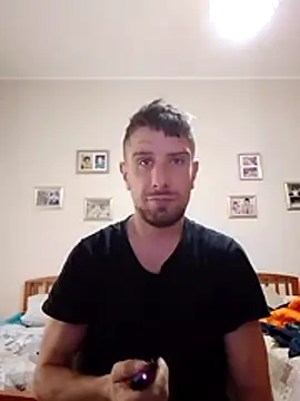 Snapshot of Mcsimotoro chatting on April 13, 9:59 am Mcsimotoro online show from April 13, 9:59 am