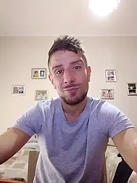 Snapshot of Mcsimotoro chatting on April 16, 11:55 am Mcsimotoro online show from April 16, 11:55 am