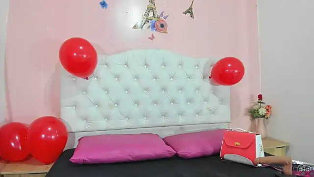 elianacollins23 online show from February 14, 3:58 am