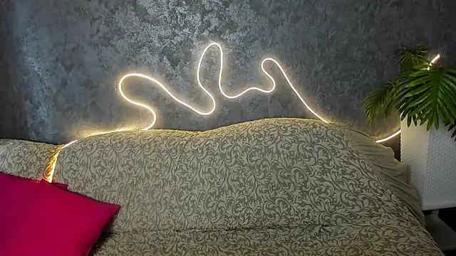 Dream Olivia online show from March 31, 2:13 am