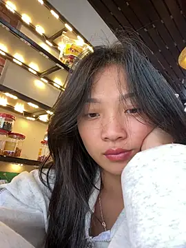Lyn-be99 online show from May 21, 5:47 am