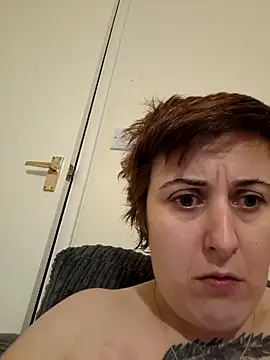 Snapshot of Tiara_XOX chatting on February 24, 5:16 am Tiara XOX online show from February 24, 5:16 am