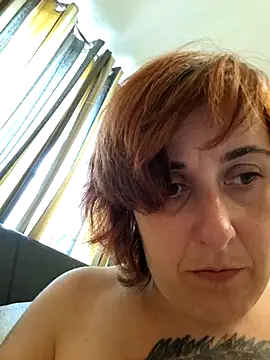 Tiara XOX online show from August 4, 10:18 am