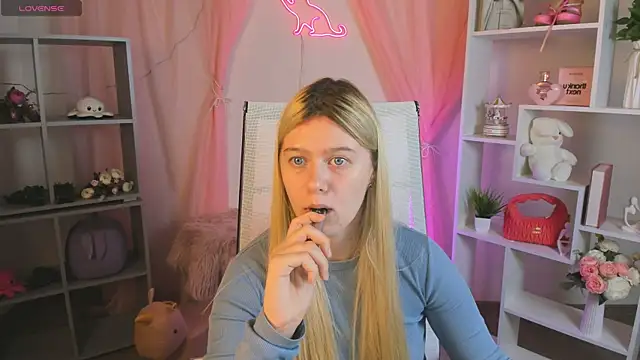 CelestineMauriac online show from April 11, 3:38 pm