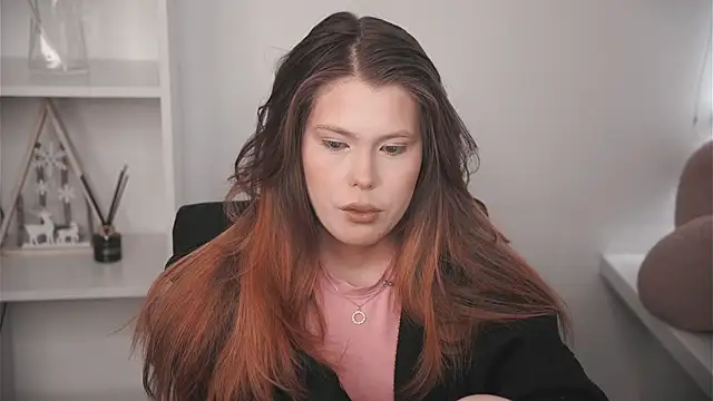 Snapshot of MarnieWootan chatting on February 25, 4:44 am MarnieWootan online show from February 25, 4:44 am