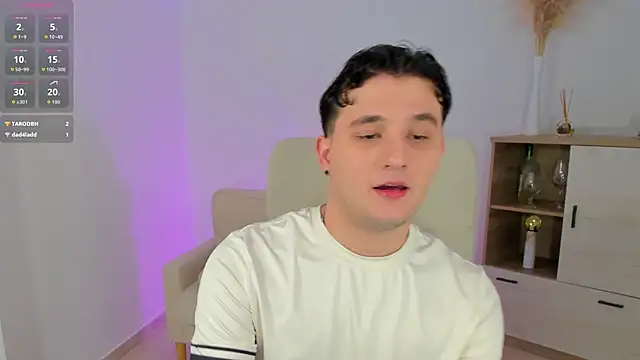 Snapshot of Massimo_Fiore chatting on February 9, 2:15 am Massimo Fiore online show from February 9, 2:15 am