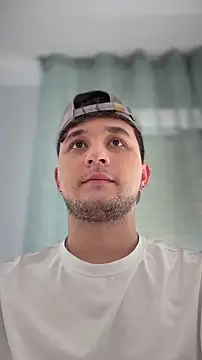 Snapshot of Massimo_Fiore chatting on February 19, 10:55 am Massimo Fiore online show from February 19, 10:55 am