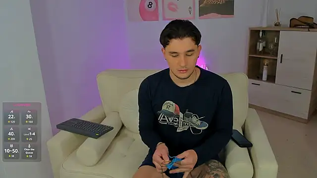 Snapshot of Massimo_Fiore chatting on February 21, 2:56 am Massimo Fiore online show from February 21, 2:56 am