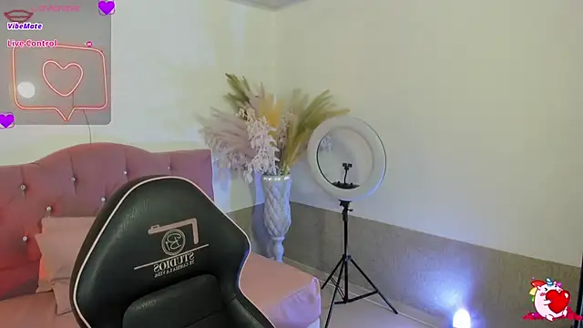 Snapshot of SABRIINA_TAY chatting on February 5, 11:48 am SABRIINA TAY online show from February 5, 11:48 am