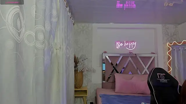 SABRIINA TAY online show from April 13, 11:48 am