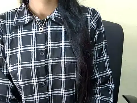 Snapshot of Khushi_v chatting on February 25, 8:24 am Khushi v online show from February 25, 8:24 am