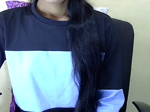 Snapshot of Khushi_v chatting on February 26, 9:08 am Khushi v online show from February 26, 9:08 am