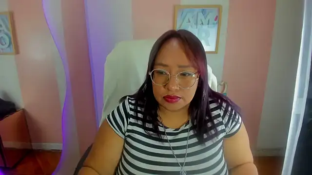 Snapshot of Shara_Oz chatting on February 5, 3:11 am Shara Oz online show from February 5, 3:11 am