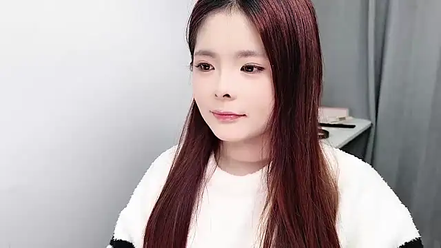 Snapshot of cherry-_-cherry chatting on February 16, 1:35 am cherry- -cherry online show from February 16, 1:35 am