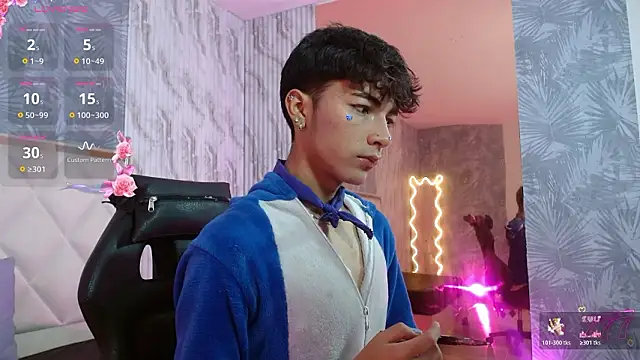 Snapshot of osamu_tay chatting on February 15, 12:03 pm osamu tay online show from February 15, 12:03 pm