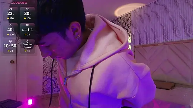 Snapshot of osamu_tay chatting on February 23, 11:40 am osamu tay online show from February 23, 11:40 am