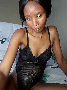 EbonyDivine online show from April 15, 1:29 pm