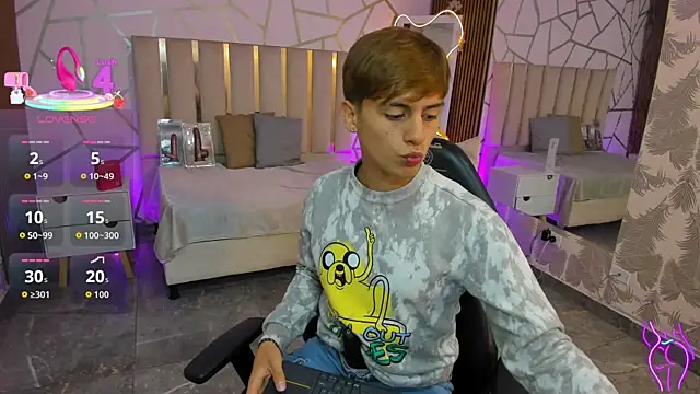 EVAN TAY online show from April 19, 3:17 am