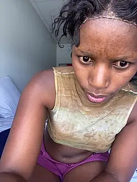 Snapshot of PrimaDonnaxx chatting on February 6, 3:26 pm PrimaDonnaxx online show from February 6, 3:26 pm