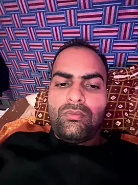 Snapshot of hardlysuck chatting on February 8, 9:56 am hardlysuck online show from February 8, 9:56 am