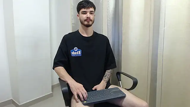 Snapshot of joseh0se chatting on February 3, 5:16 am joseh0se online show from February 3, 5:16 am