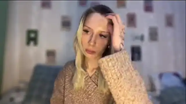 Snapshot of DellaCampbell chatting on February 5, 2:43 pm DellaCampbell online show from February 5, 2:43 pm