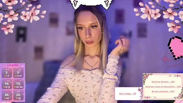 Snapshot of DellaCampbell chatting on February 13, 12:56 pm DellaCampbell online show from February 13, 12:56 pm