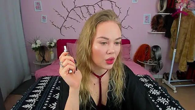 Snapshot of AnnaWillowX chatting on February 14, 7:49 am AnnaWillowX online show from February 14, 7:49 am