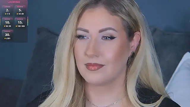 Snapshot of OndinaNoire chatting on February 17, 8:26 pm OndinaNoire online show from February 17, 8:26 pm