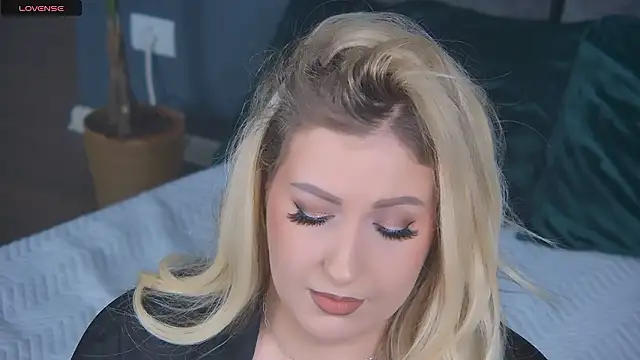 OndinaNoire online show from March 17, 6:55 pm