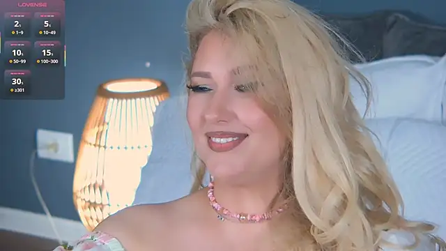 Snapshot of OndinaNoire chatting on May 21, 9:44 pm OndinaNoire online show from May 21, 9:44 pm