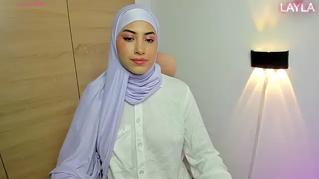 LAY LA  online show from February 5, 11:20 pm