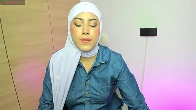 LAY LA  online show from March 6, 9:33 pm