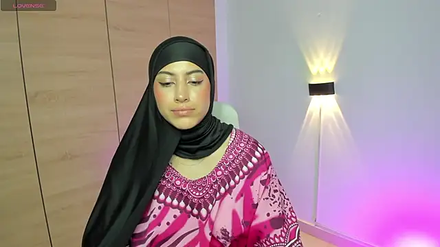 LAY LA  online show from March 10, 8:58 pm