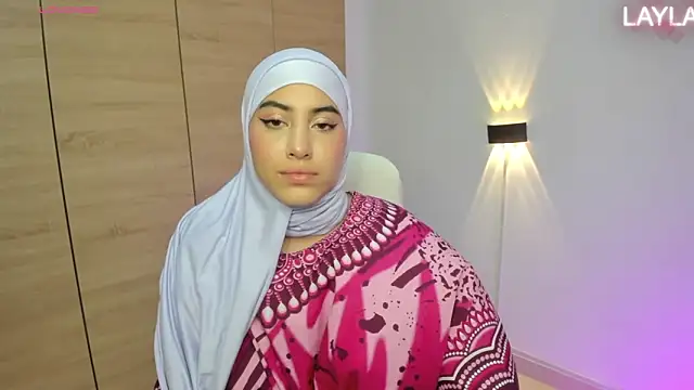 LAY LA  online show from April 21, 10:12 pm