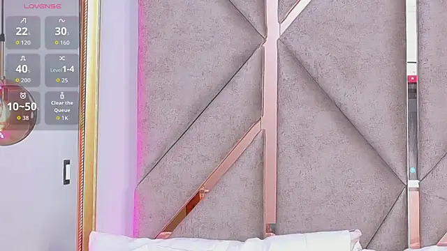 Sally-Noa online show from March 19, 2:21 pm