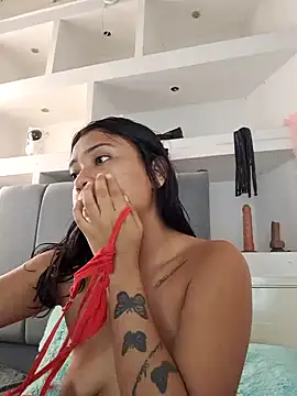 Snapshot of Layla_em chatting on February 22, 2:37 pm Layla em online show from February 22, 2:37 pm