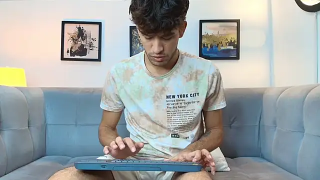 Snapshot of PRETTY_COCK1 chatting on February 18, 7:15 am PRETTY COCK1 online show from February 18, 7:15 am