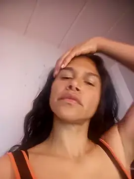 Snapshot of _aish_a chatting on February 25, 8:07 pm aish a online show from February 25, 8:07 pm