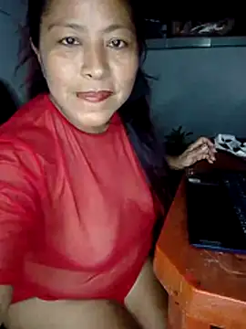 Snapshot of LaylaWinxxx chatting on March 5, 4:41 am LaylaWinxxx online show from March 5, 4:41 am