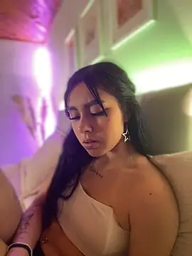 Snapshot of scarlett_pinkk1 chatting on February 5, 3:22 am scarlett pinkk1 online show from February 5, 3:22 am