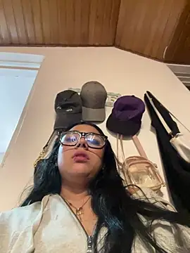 Snapshot of Violetta_pinkk1 chatting on February 28, 3:07 am Violetta pinkk1 online show from February 28, 3:07 am