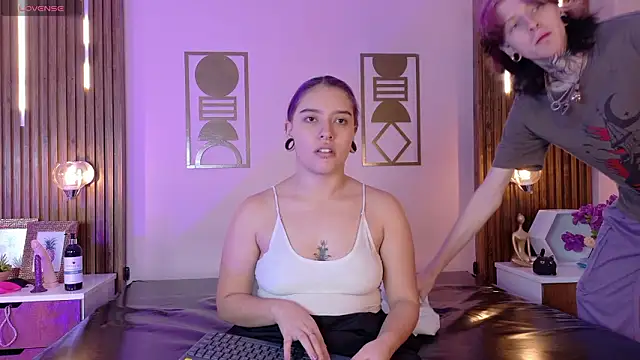 Snapshot of Hanna-Winchester chatting on February 21, 3:40 am Hanna-Winchester online show from February 21, 3:40 am