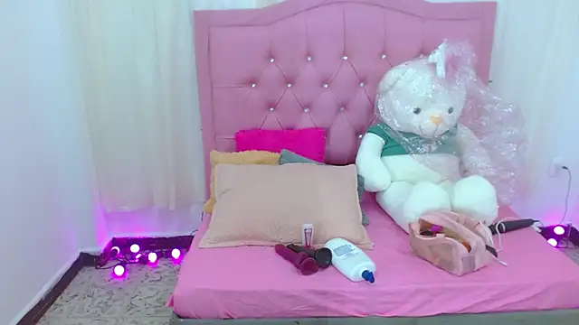 Steixy cute online show from April 15, 7:10 pm