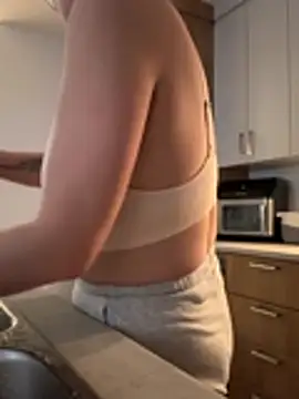 Snapshot of SpicyNatashaXO chatting on February 22, 12:12 am SpicyNatashaXO online show from February 22, 12:12 am